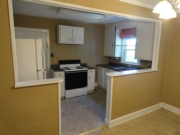 4th image of 516 Riverview Dr