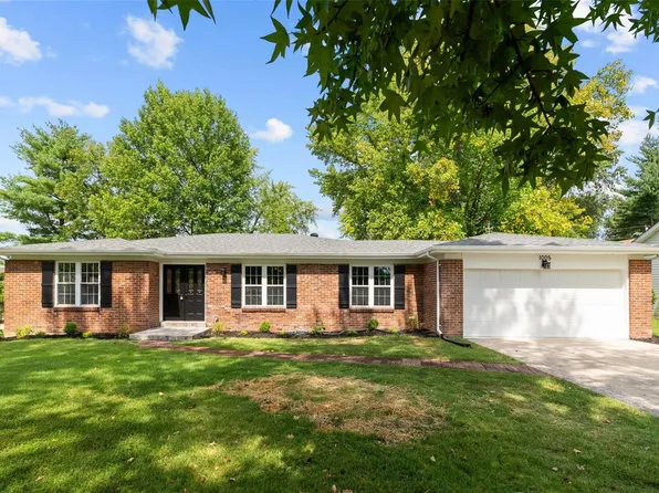 1005 Bridgeport Dr, Ballwin, MO 63011