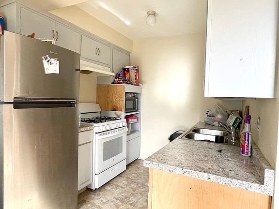 3rd image of 1102 Larimore Ave #4