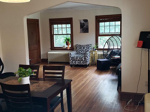 3rd image of 2100 Saint Clair Ave #1
