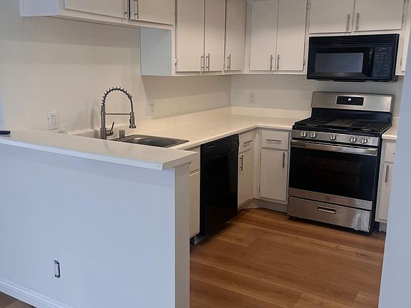 3rd image of 15215 Dickens St #207