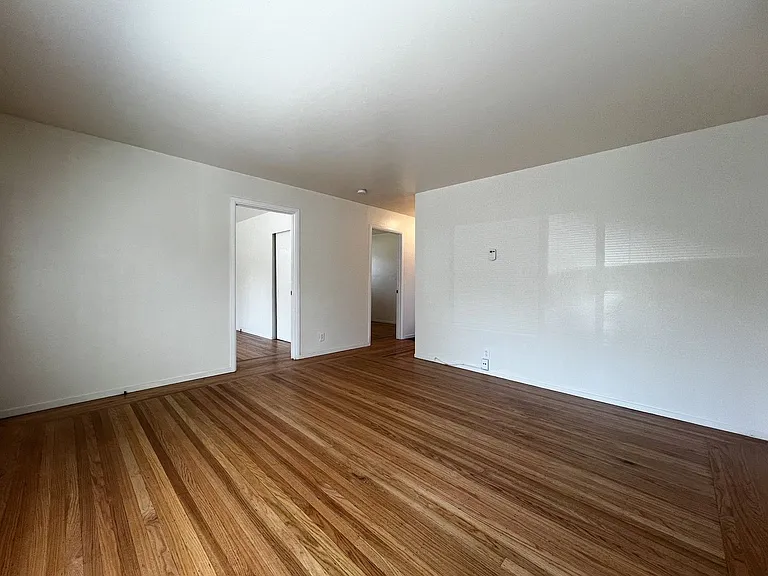 805 California Blvd — Photo 6
