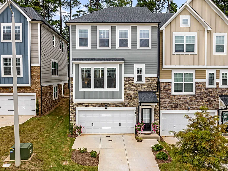 810 Emerald Mine Dr — Photo 2