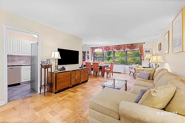 1st image of 142 W End Ave APT 3M