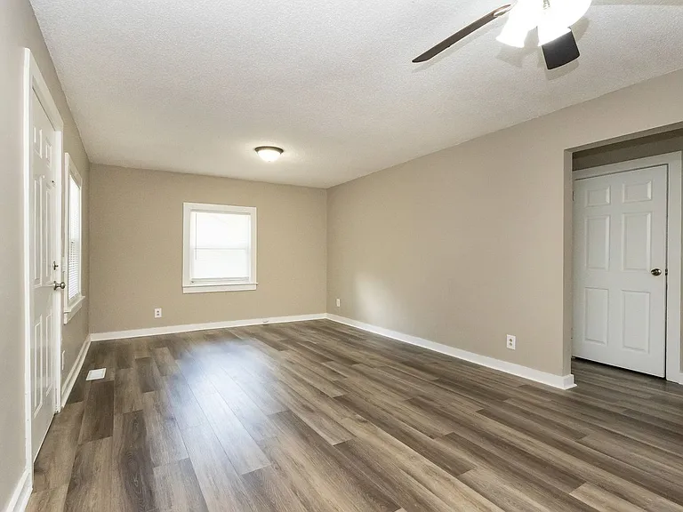 912 Tunnel Blvd — Photo 5