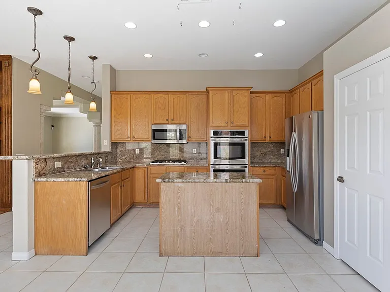 10221 Angel Peak Ct — Photo 18