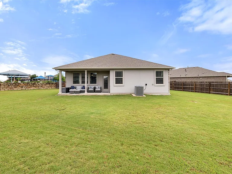 16401 Coratina Dr — Photo 36
