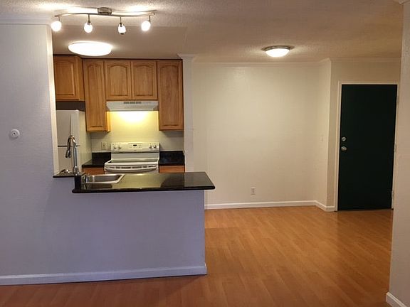 4th image of 359 Half Moon Ln APT 109