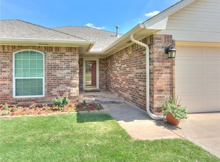 4141 Deer Xing, Edmond, OK 73025