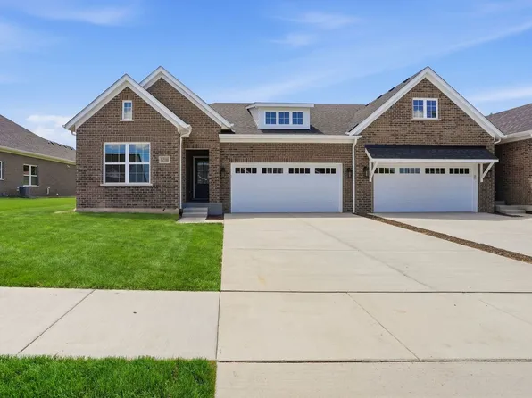 16580 Kayla Dr, Lemont, IL 60439