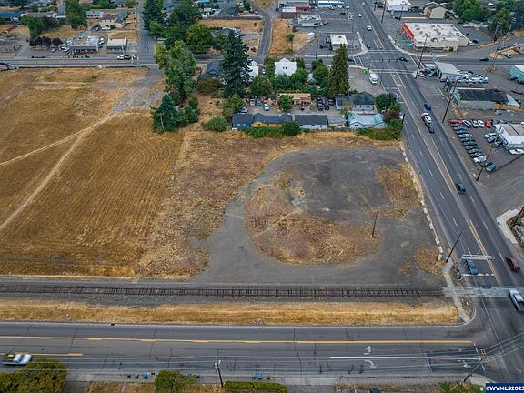 5th image of 119 N Pacific Hwy