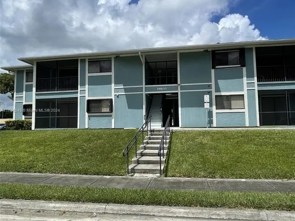19800 SW 103rd Ct APT 105, Cutler Bay, FL 33157
