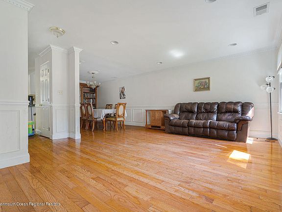 5th image of 507 N Lake Dr