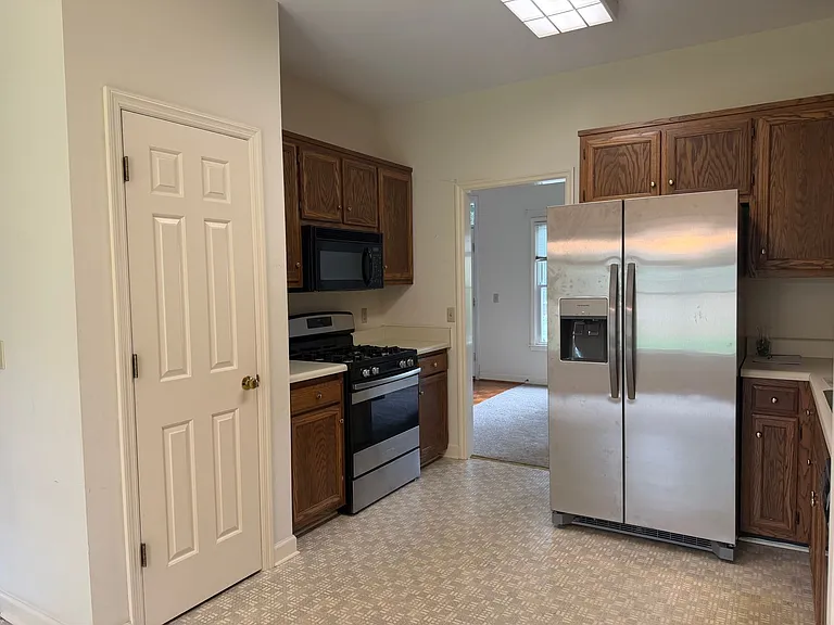 7033 Northridge Dr — Photo 3