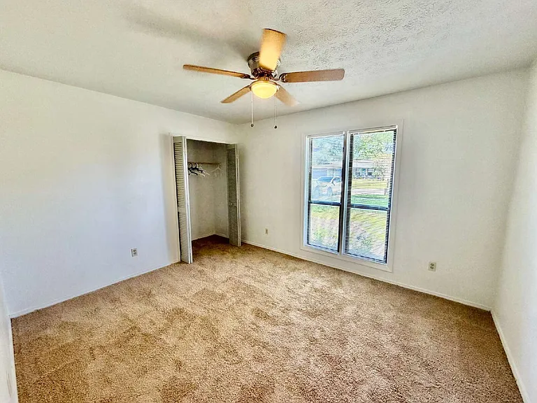 1745 Patricia Ln — Photo 8