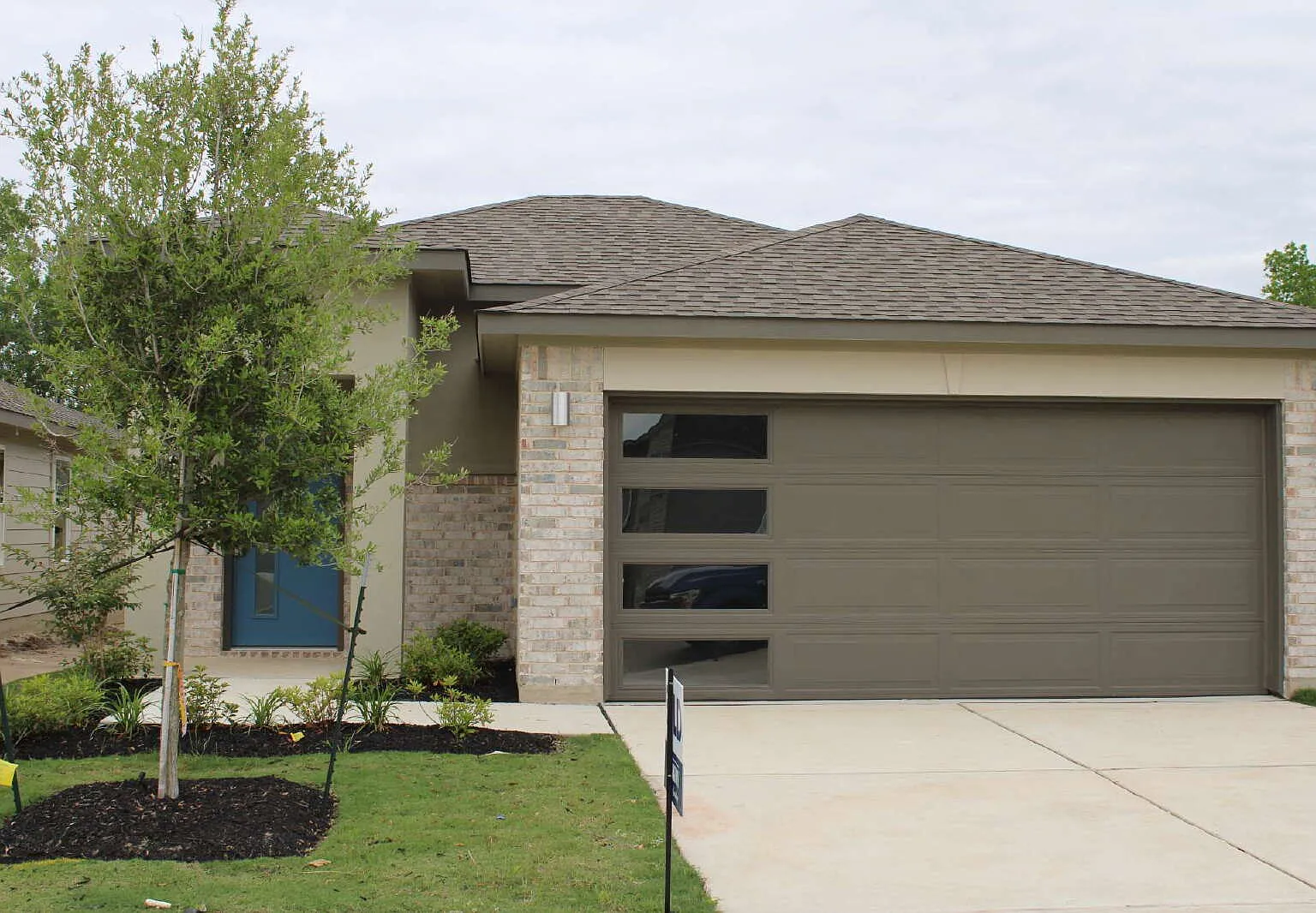 3 bed, 2.0 bath, 1391 sqft, $1,850 — Photo 1