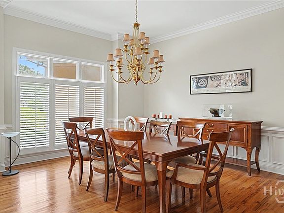 4th image of 7 Oak Glade Court