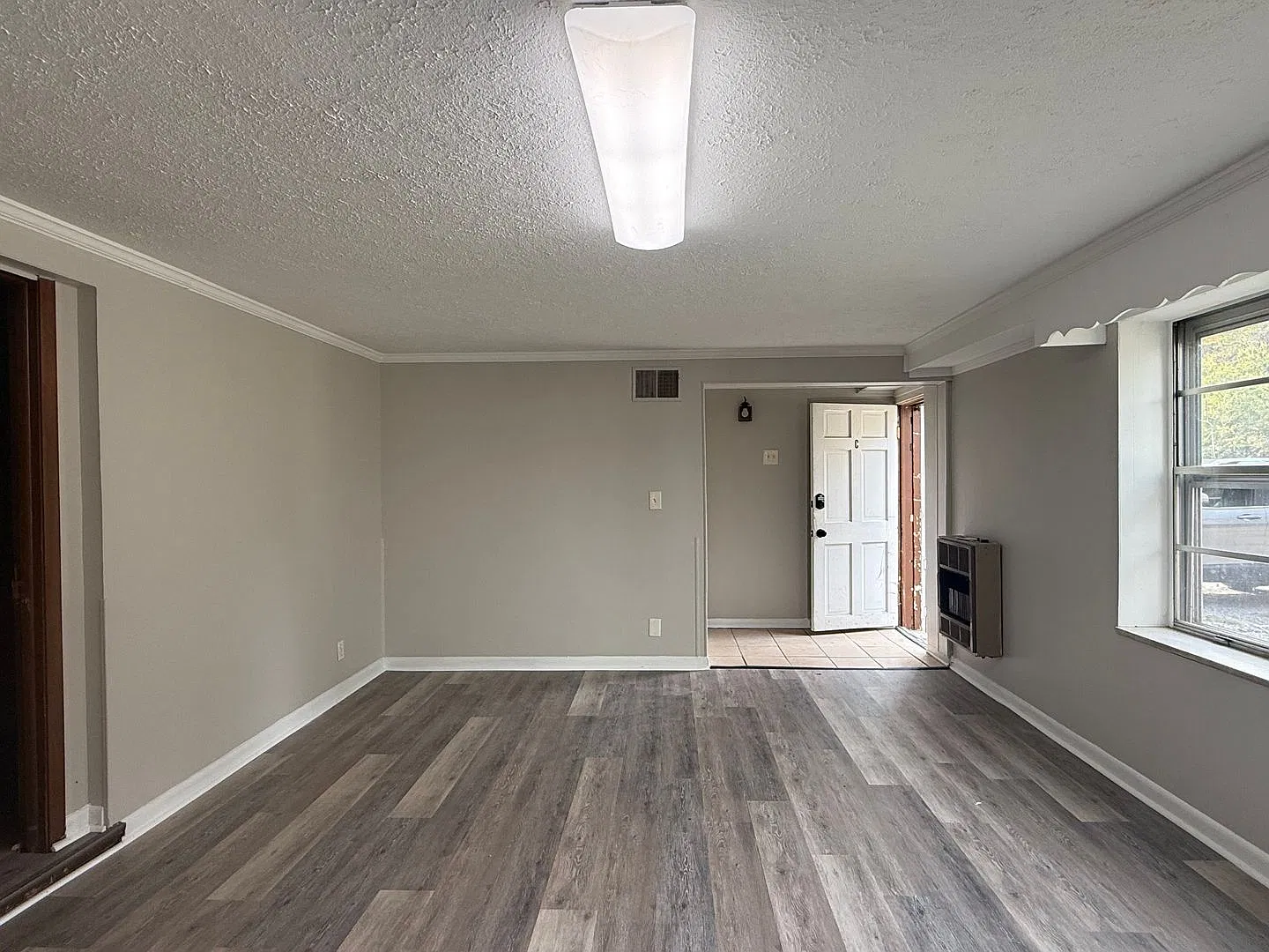 110 W Barton Ridge Rd, A-D — Photo 2