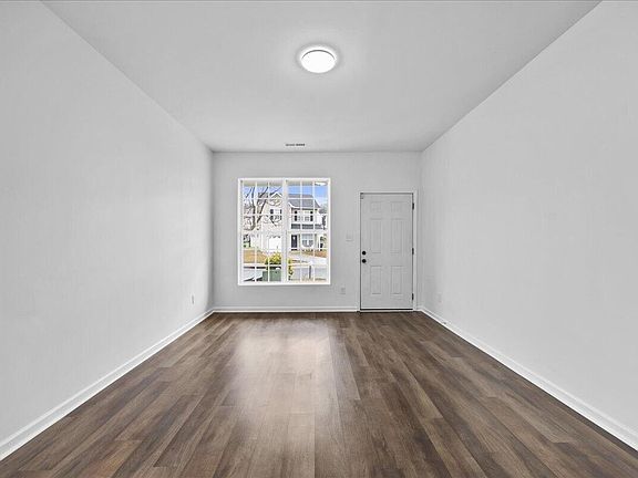 4th image of 3831 Pin Oak Rd