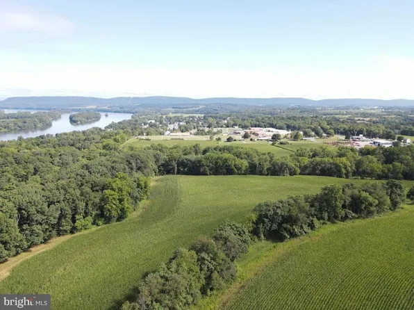 3850 Peters Mountain Rd, Halifax, PA 17032