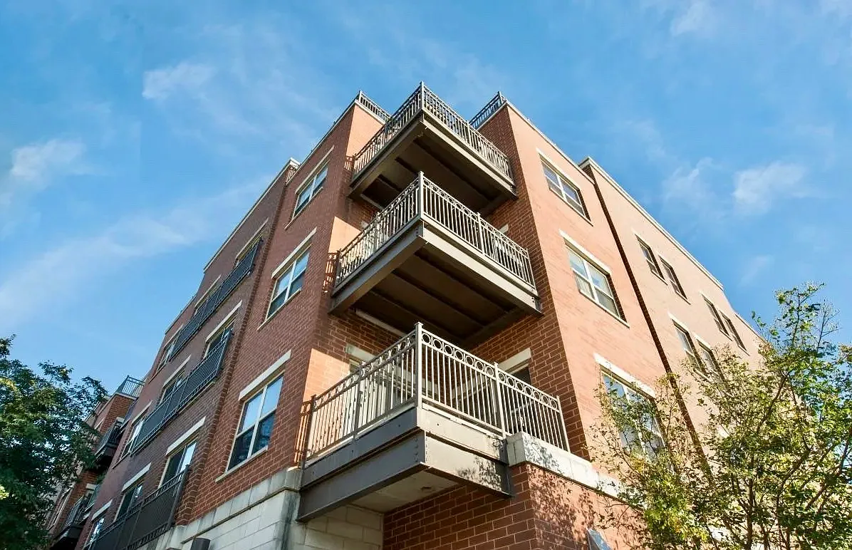 1 bed, 800 sqft, $2,400 — Photo 1