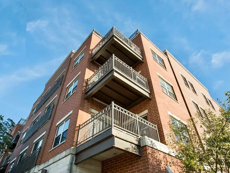 1155 W Roosevelt Rd #207