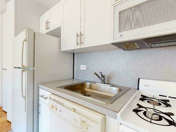 5th image of 1470 1st Ave APT 12E