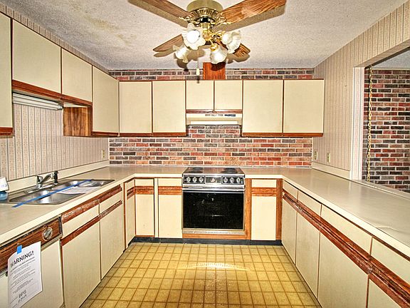 2nd image of 500 Fleetwood Dr APT 5