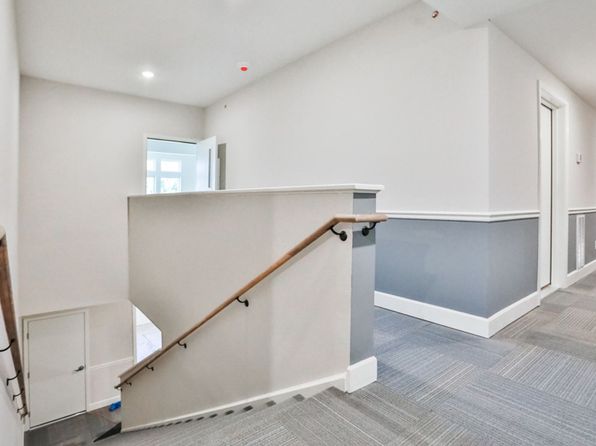 30 Pine Ln APT 111