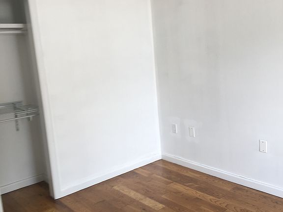 3rd image of 18913 Jamaica Ave #2