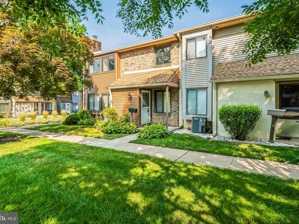 22 Fitzwatertown Rd Unit A10, Willow Grove, PA 19090