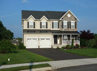 2141 Larkspur Ct, Pennsburg, PA 18073