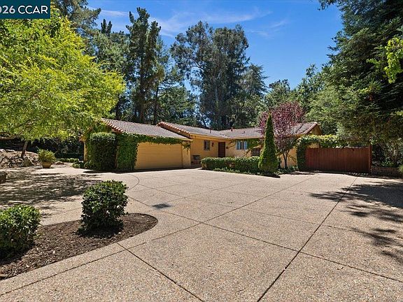 3rd image of 1555 Pleasant Hill Rd