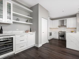 Left Bank, Chicago, IL 60606