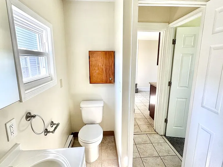 21 W Main St — Photo 10