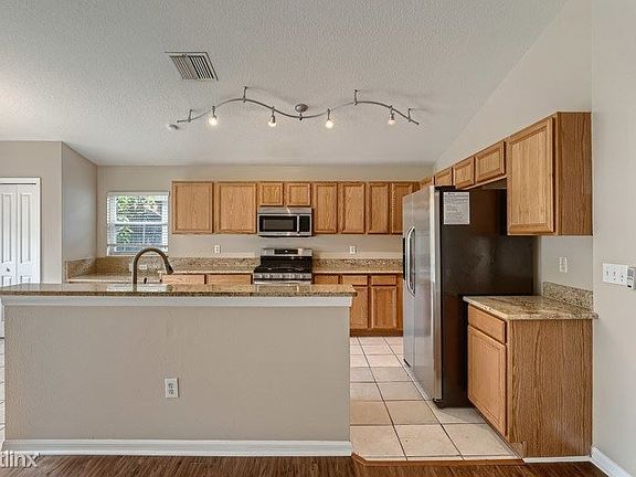 4th image of 30913 Burleigh Dr