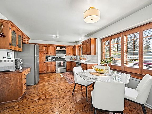 4th image of 7808 W 95th Ter