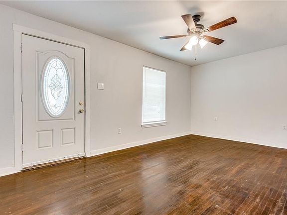 5th image of 402 NE 31st St