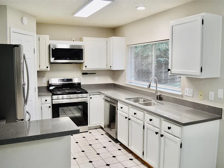 10506 Saddlehorn Trl — Photo 6