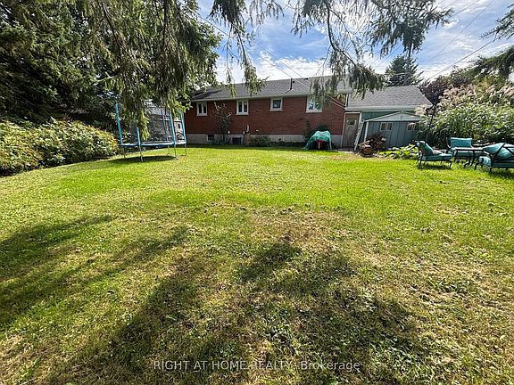 3rd image of 594 Miller St