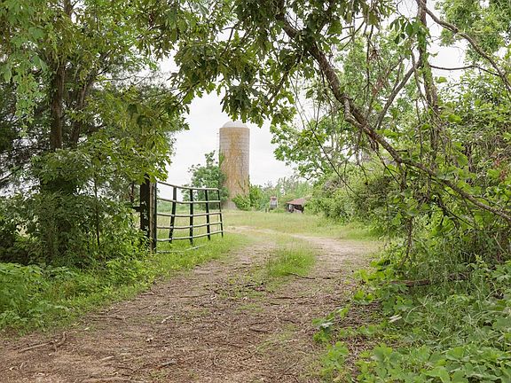 5th image of Silo Rd