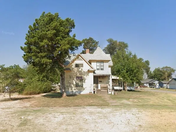 1103 S Grand Ave, Cherokee, OK 73728