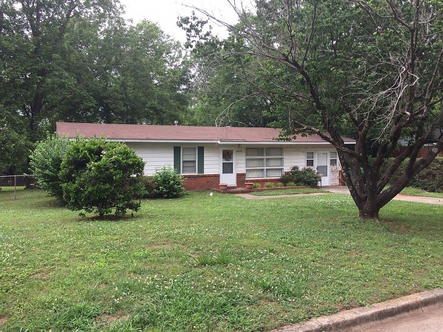 2nd image of 3206 Boswell Dr NW
