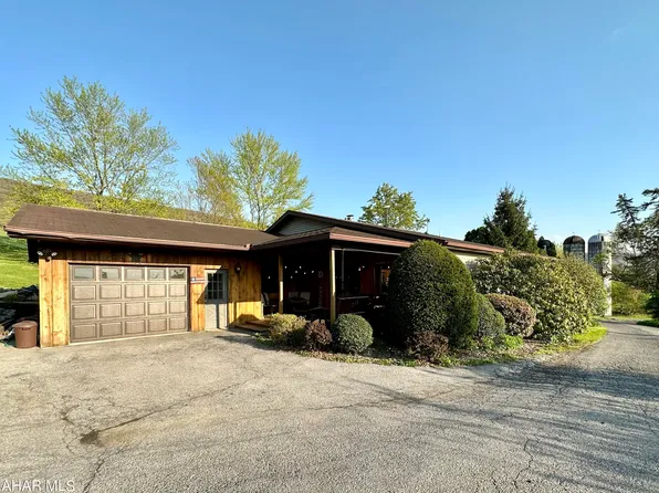 256 Loganbell Ln, Altoona, PA 16601