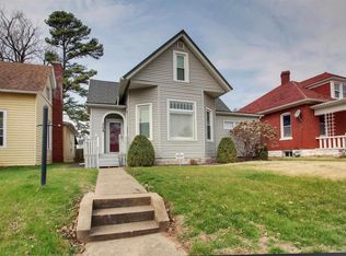 704 S 16th St, Quincy, IL 62301