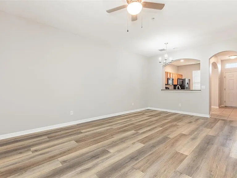 1125 Grantham Dr — Photo 5