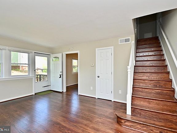 4th image of 7039 Canterbury Ln