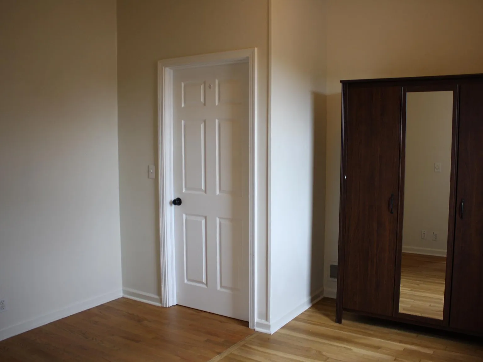 5 bed, 1710 sqft, $6,750 — Photo 3