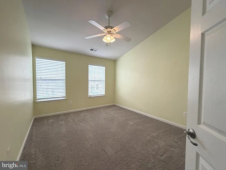 2911 Lomond Pl — Photo 12