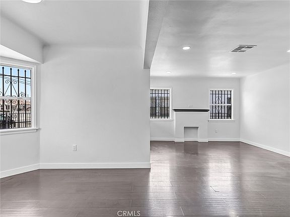 5th image of 738 E 97th St